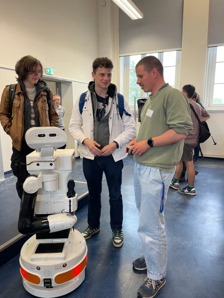 SCIDEA Lab Robotik IT² Tag mit en BU
